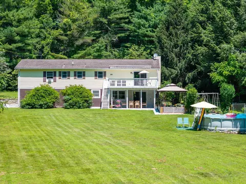 542 Peekskill Hollow Rd, Putnam Valley, NY 10579