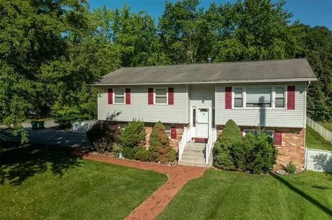 1 Shelley Rd, Poughkeepsie, NY 12603