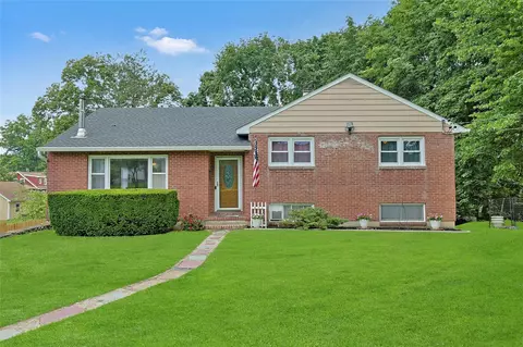204 Seward St, Cortlandt, NY 10511