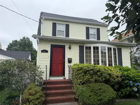 149-11 19 Ave, New York, NY 11357