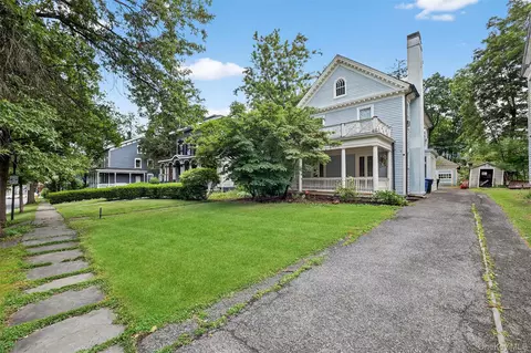 13 Garfield Pl, Poughkeepsie, NY 12601
