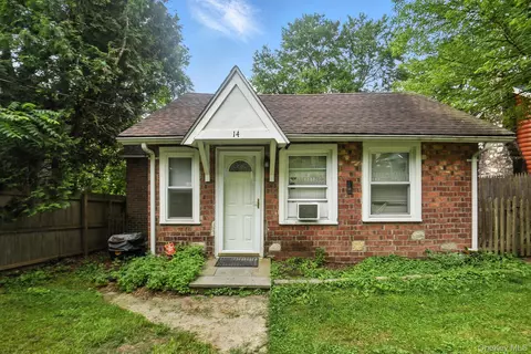 14 Pine St, Putnam Valley, NY 10537