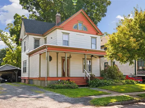 135 Washington Ave, Saugerties, NY 12477