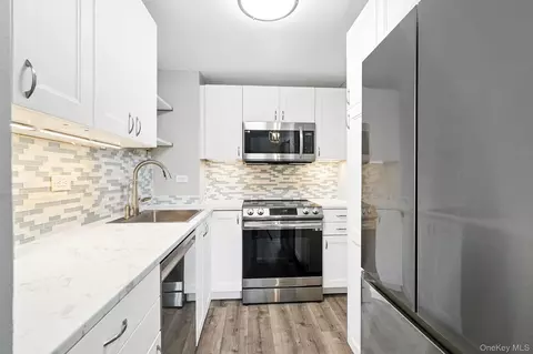 55 Mckinley Ave #D3-14, White Plains, NY 10606