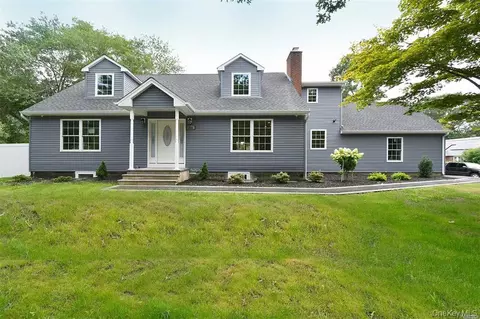 336 Nicolls Rd, Deer Park, NY 11729