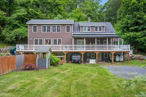 334 Pancake Hollow Rd, Lloyd, NY 12528