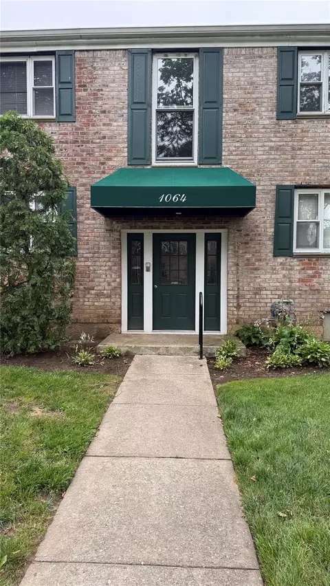 1064 Hunter Ave #4, Valley Stream, NY 11580