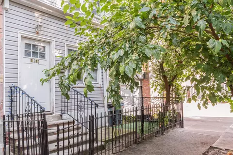 1312 Findlay Ave, New York, NY 10456