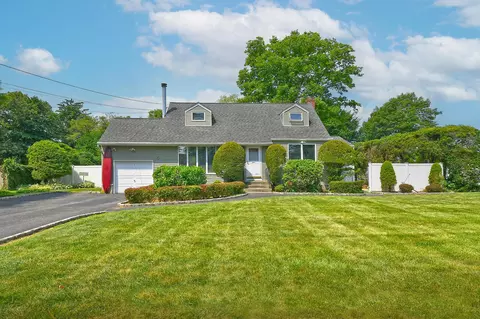 22 Furwood Dr, East Northport, NY 11731