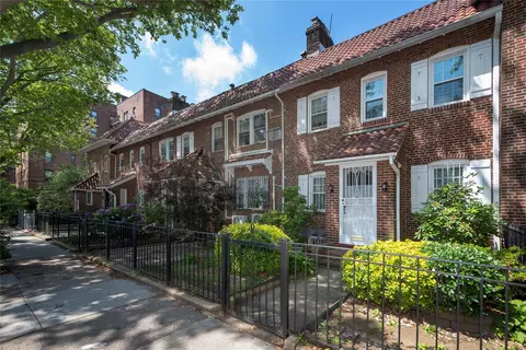 34-42 88th St, New York, NY 11372