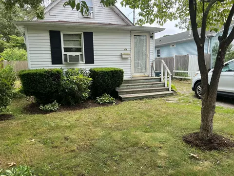 64 Prince St, Patchogue, NY 11772