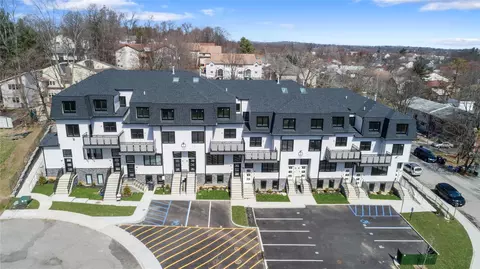 5 Nesher Ct #104, Ramapo, NY 10952