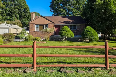 62 Montrose Point Rd, Cortlandt, NY 10548