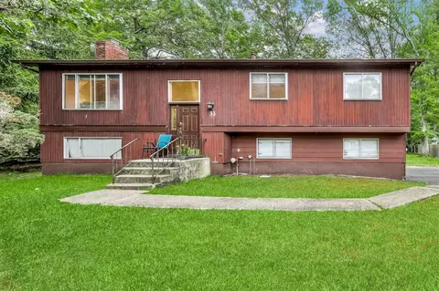 33 Balmoral Dr, Ramapo, NY 10977