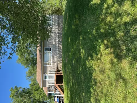 9 Norah Ln, Hyde Park, NY 12538