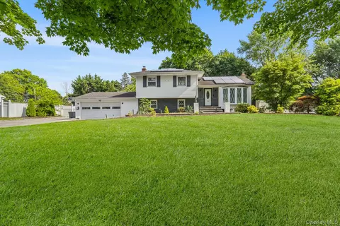 132 Ketay Dr S, East Northport, NY 11731