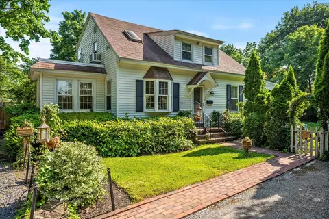 2564 Central Ave #B, Baldwin, NY 11510