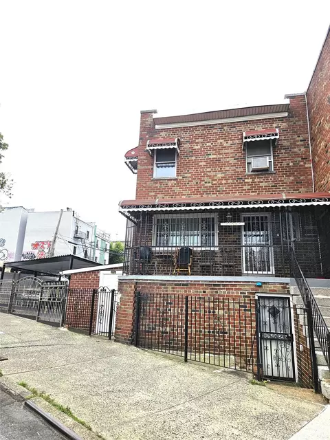 2164 Cross Bronx Expy, New York, NY 10472