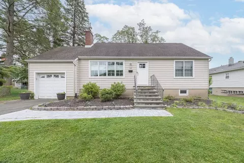 129 Lt Cox Dr, Orangetown, NY 10965