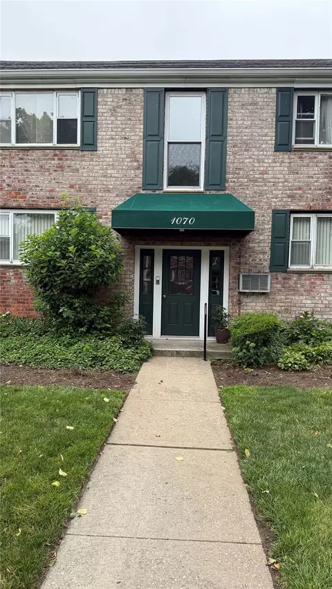 1070 Hunter Ave #4, Valley Stream, NY 11580