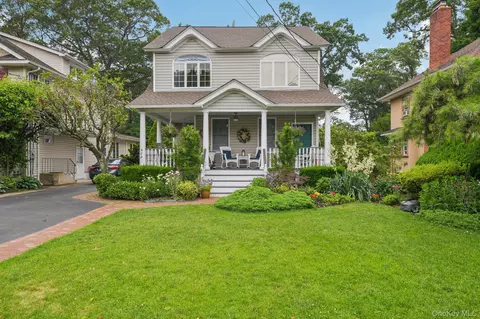 402 N Village Ave, Rockville Centre, NY 11570