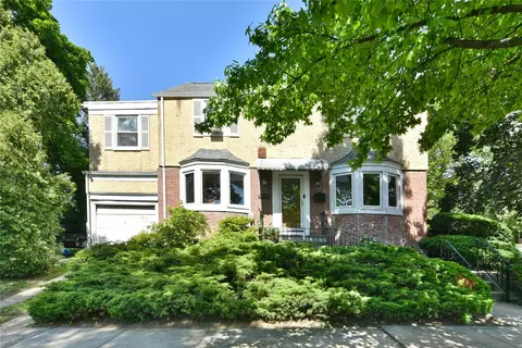 80-73 210 St, New York, NY 11427