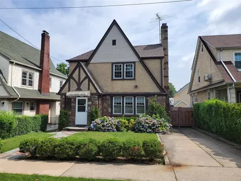 42-03 Westmoreland St, New York, NY 11363