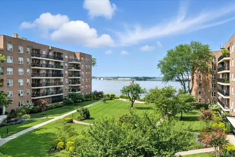 162-41 Powells Cove Blvd #4D, New York, NY 11357