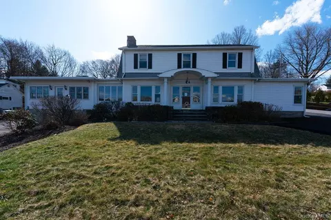 105 Gleneida Ave, Carmel, NY 10512