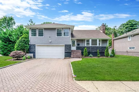 5 Pickett Ct, Malverne, NY 11565