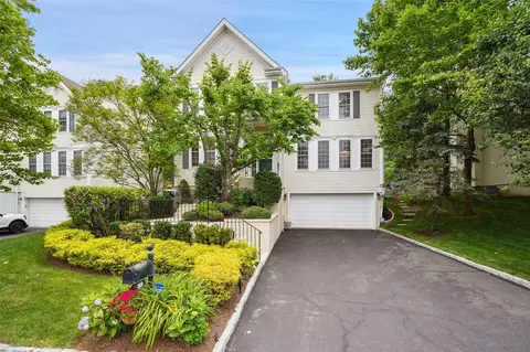 22 Bellefair Rd, Rye Brook, NY 10573