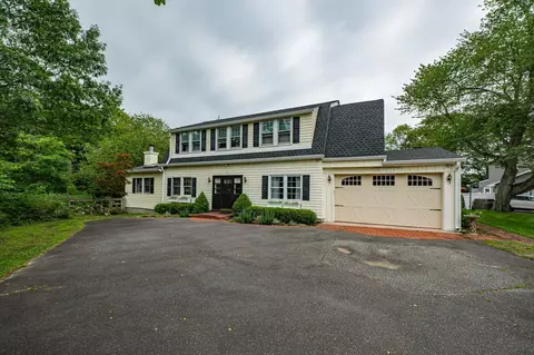 7 Village Way, Smithtown, NY 11787