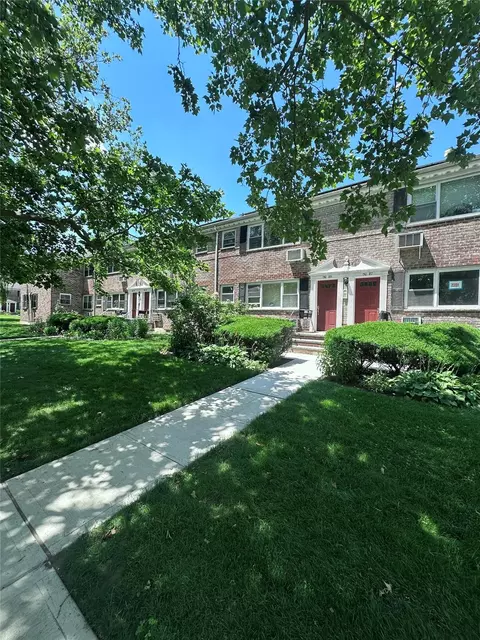 150-85 70th Rd #2B, Kew Gardens Hills, NY 11367