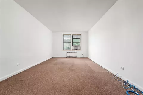 33-45 94th St #3K, Jackson Heights, NY 11372