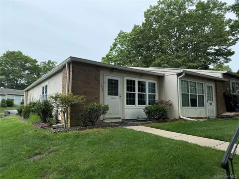 406 Woodbridge Dr #A, Ridge, NY 11961