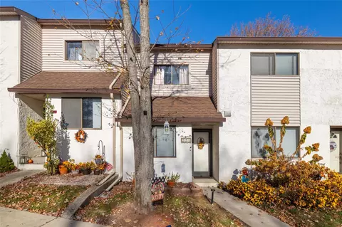 221 Winding Woods Loop #55, Staten Island, NY 10307