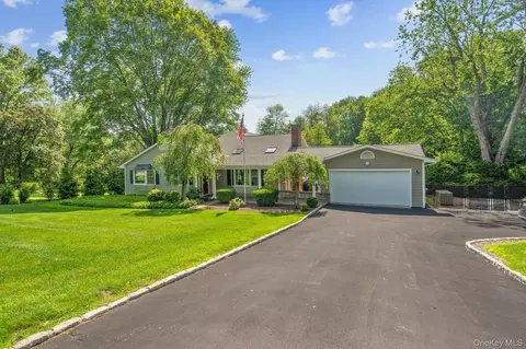 44 Elm Rd, Briarcliff Manor, NY 10510