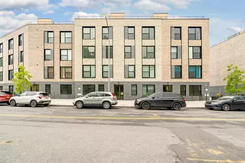 359 Bronx River Ave #2B, New York, NY 10473