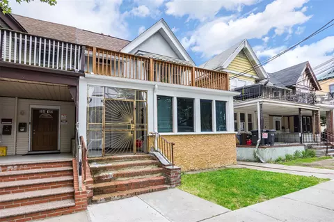 8808 88th St, New York, NY 11421