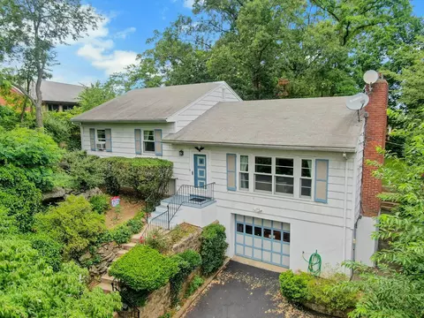 9 Harrington Pl, Mamaroneck, NY 10543