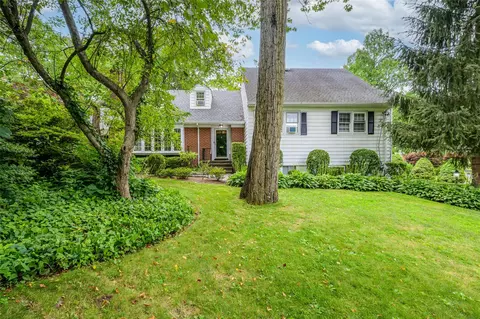 9 Martin Rd, Yonkers, NY 10701