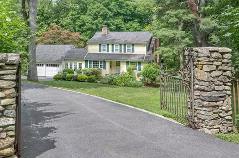 326 Millwood Rd, New Castle, NY 10514