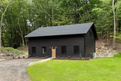 37 Stissing Mountain Dr, Pine Plains, NY 12567