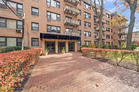 6 Birchwood Ct #3H, Mineola, NY 11501