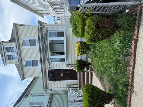 9030 202nd St, New York, NY 11423