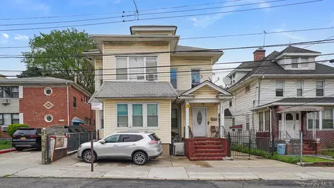85-35 Parsons Blvd, Jamaica, NY 11432