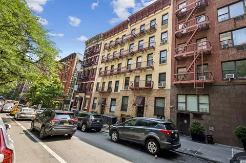 246 E 90th St #3C, New York, NY 10128