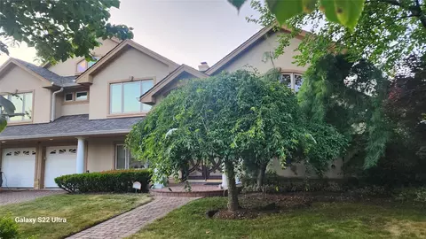 731 Carlisle Rd, Jericho, NY 11753