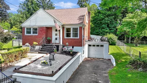 104 Coldenham Rd, Walden, NY 12586