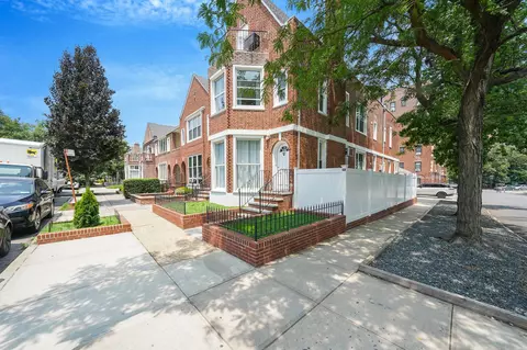 6851 Clyde St, New York, NY 11375